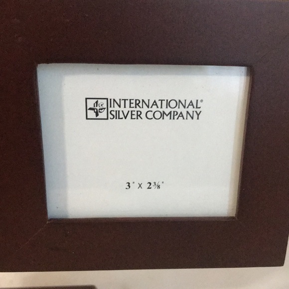 Quartz Clock With Picture Frames - Picture 7 of 11